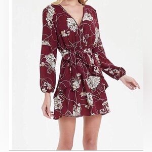 😊NWT Women's long sleeve floral print ruffle dress by Uquest
size Small